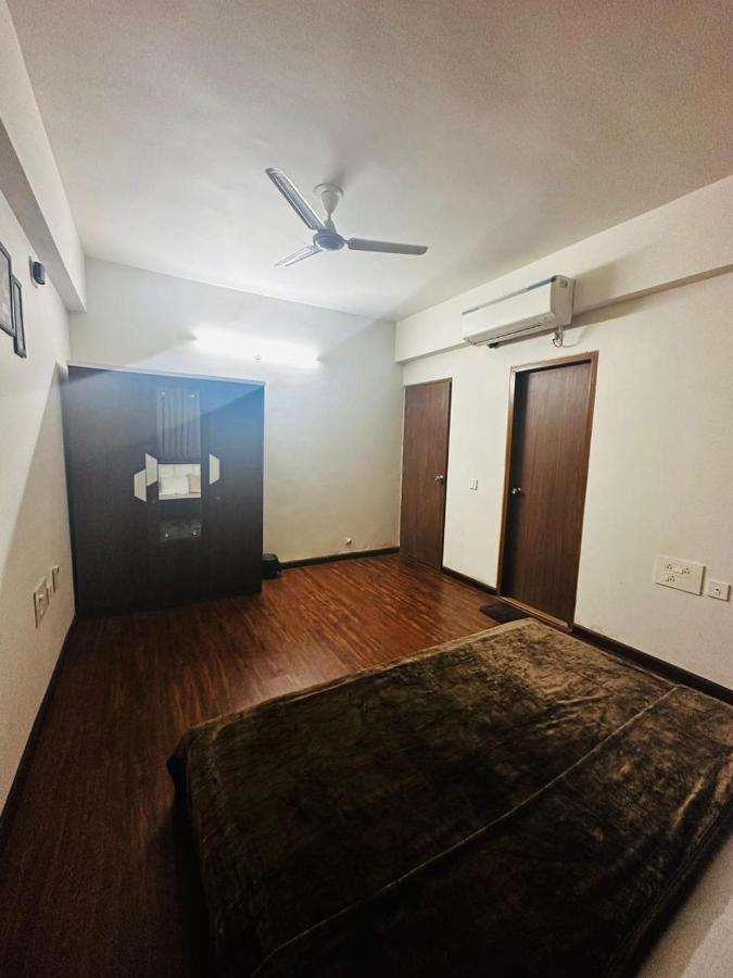 River Front Property Ahmedabad Esterno foto