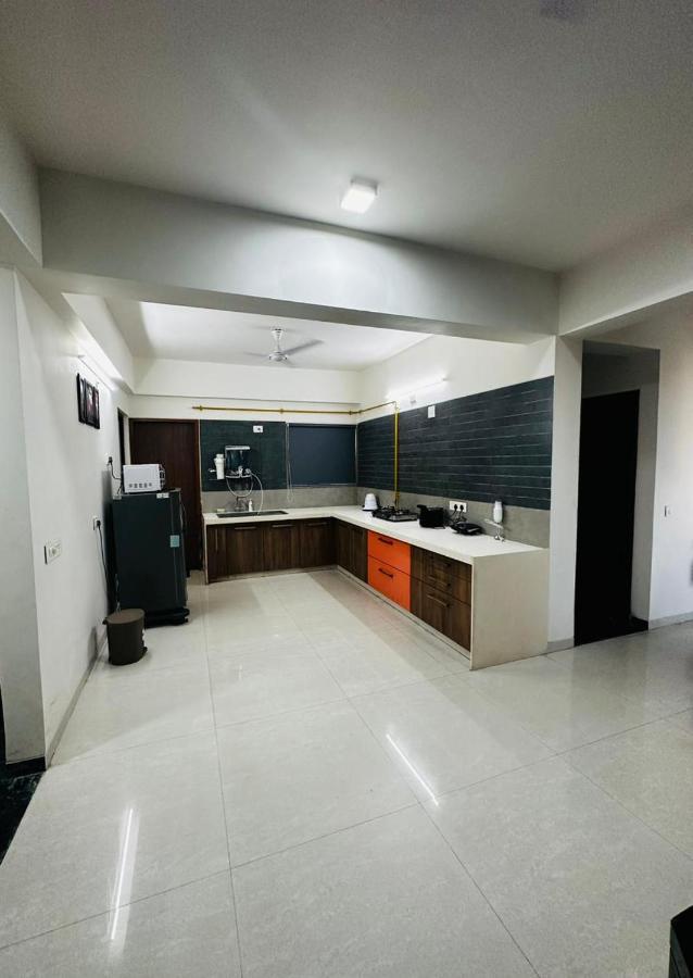 River Front Property Ahmedabad Esterno foto